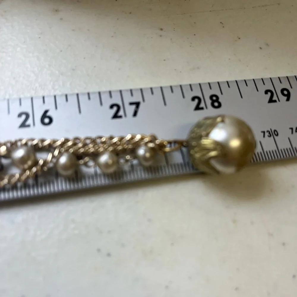 Elegant Gold and Pearl Lariat Necklace - Picture 3 of 3